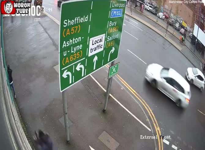 Video :Manchester's daring phone thief received a sentence of more than four years in jail